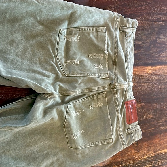 One X teaspoon jeans! Super cute olive green jeans ✨ - Picture 8 of 11